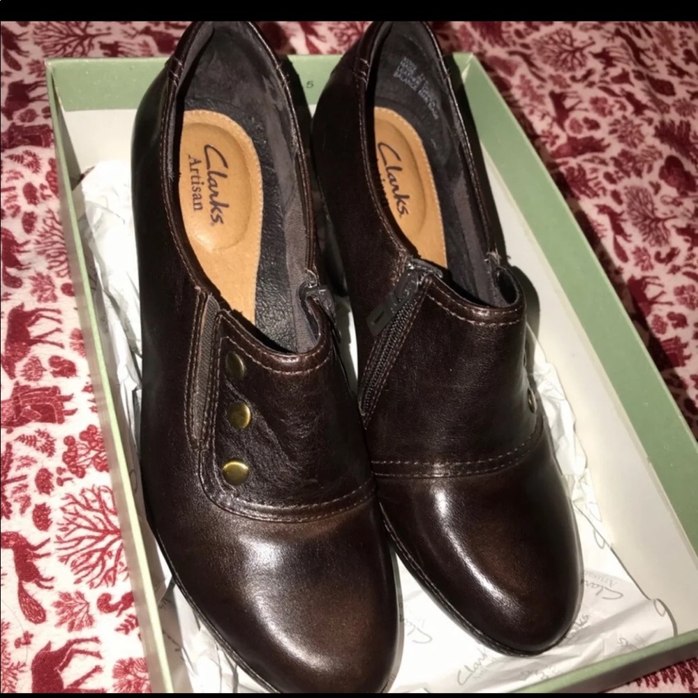 CLARK’s HEELS